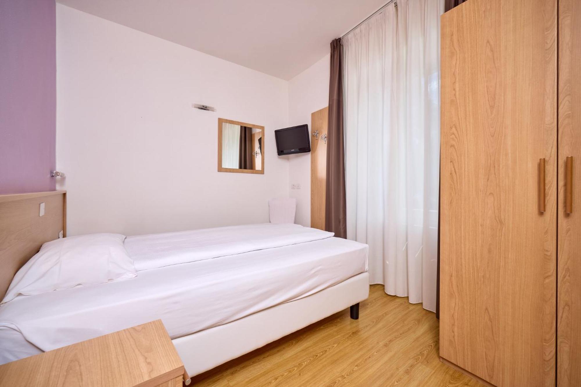 Hotel Geier Torbole Sul Garda Dış mekan fotoğraf