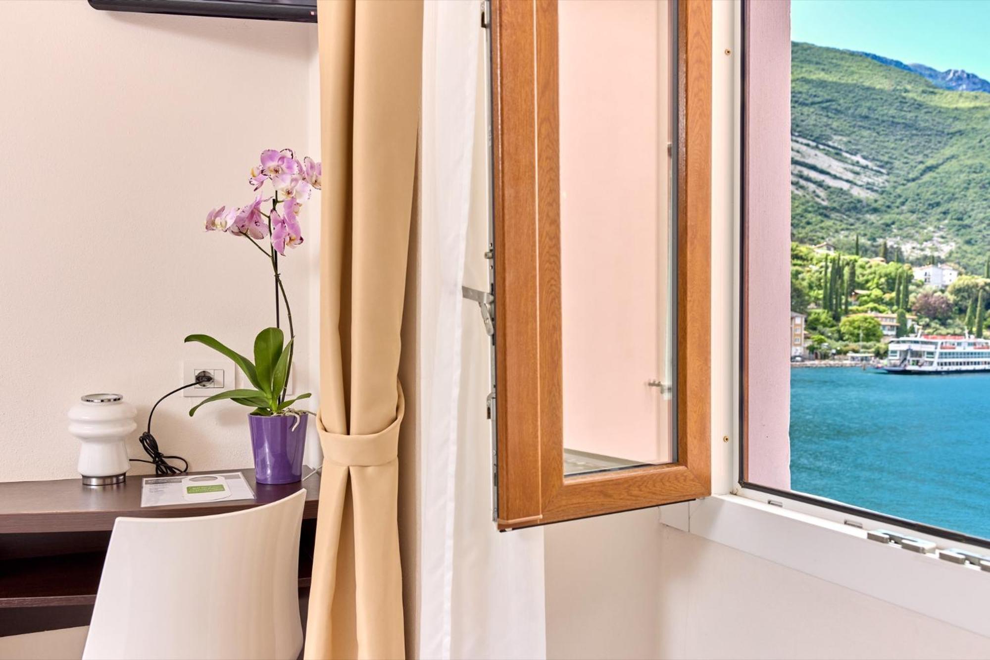 Hotel Geier Torbole Sul Garda Dış mekan fotoğraf