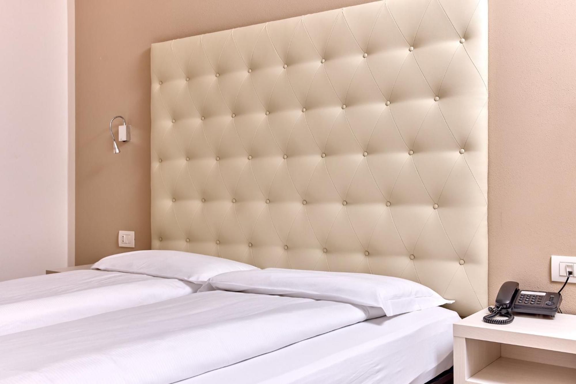Hotel Geier Torbole Sul Garda Dış mekan fotoğraf