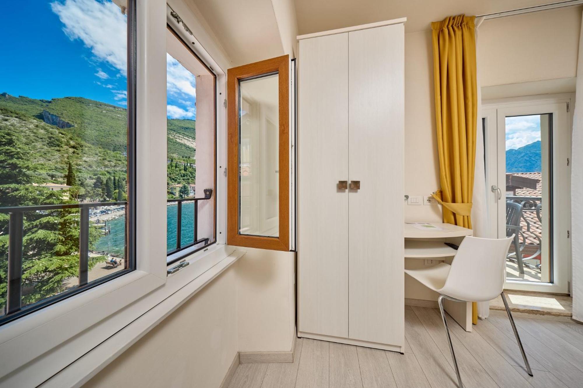 Hotel Geier Torbole Sul Garda Dış mekan fotoğraf