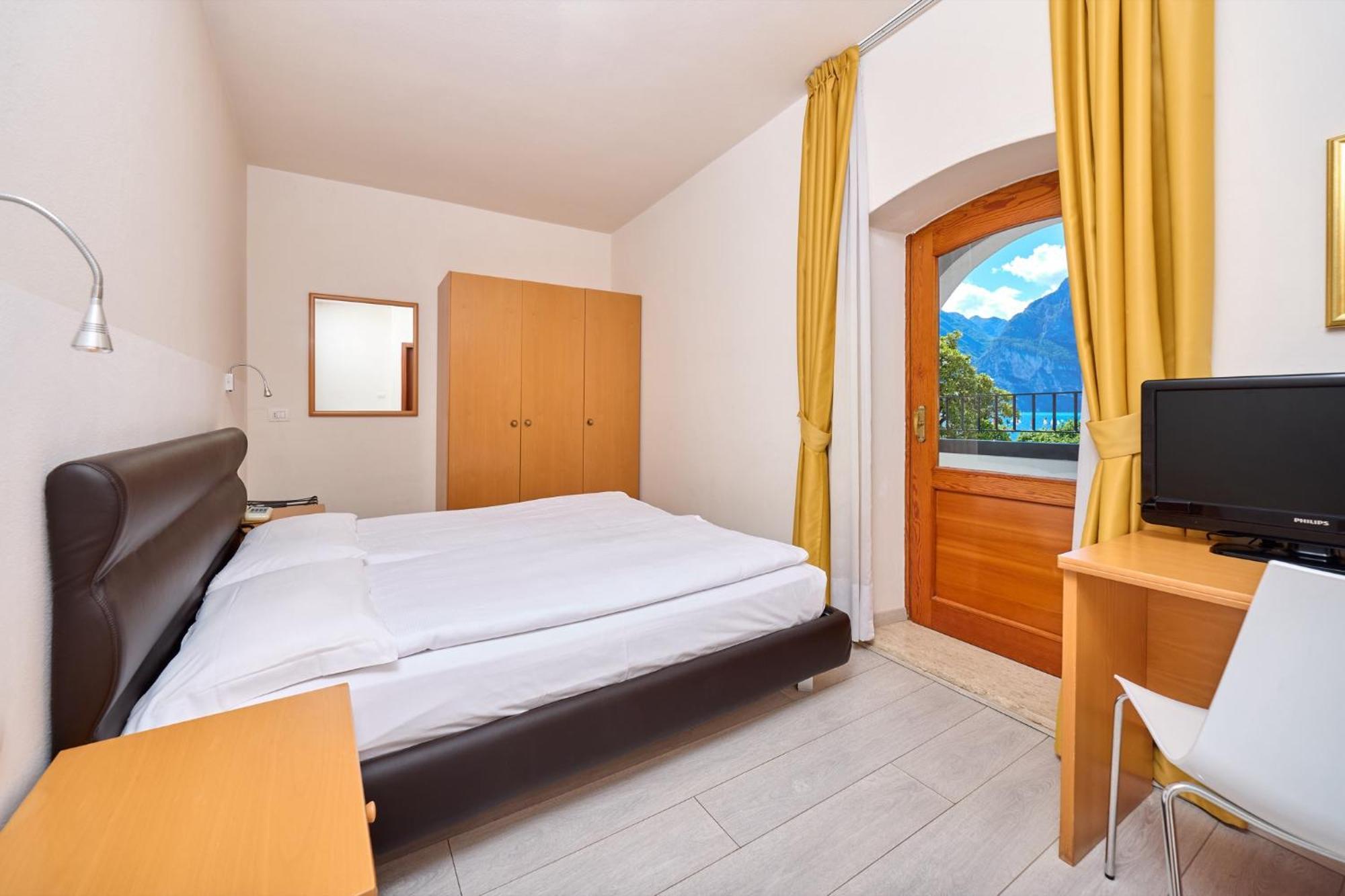 Hotel Geier Torbole Sul Garda Dış mekan fotoğraf