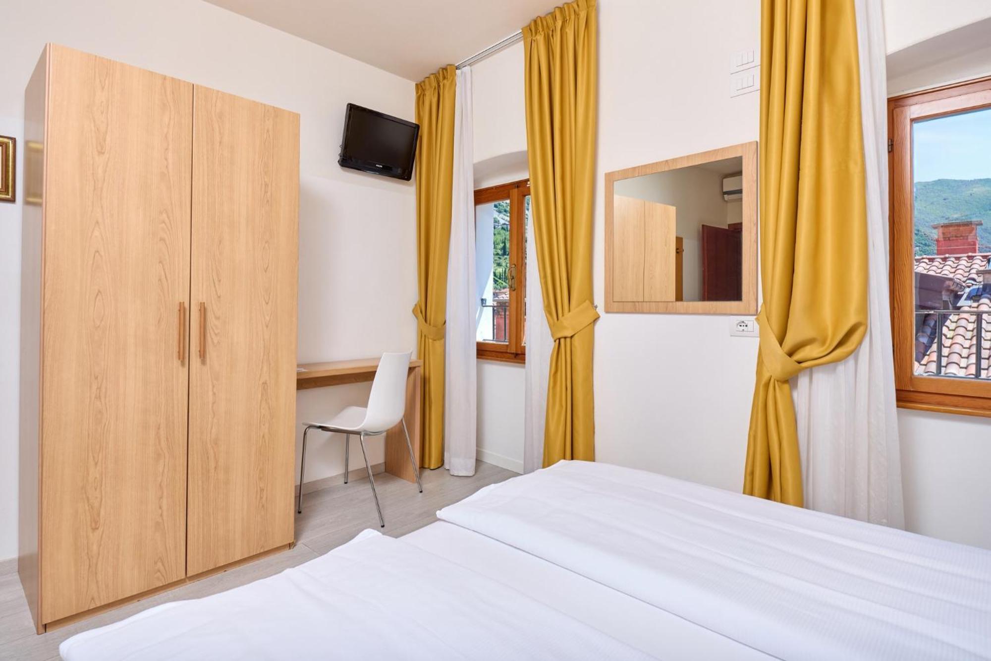 Hotel Geier Torbole Sul Garda Dış mekan fotoğraf