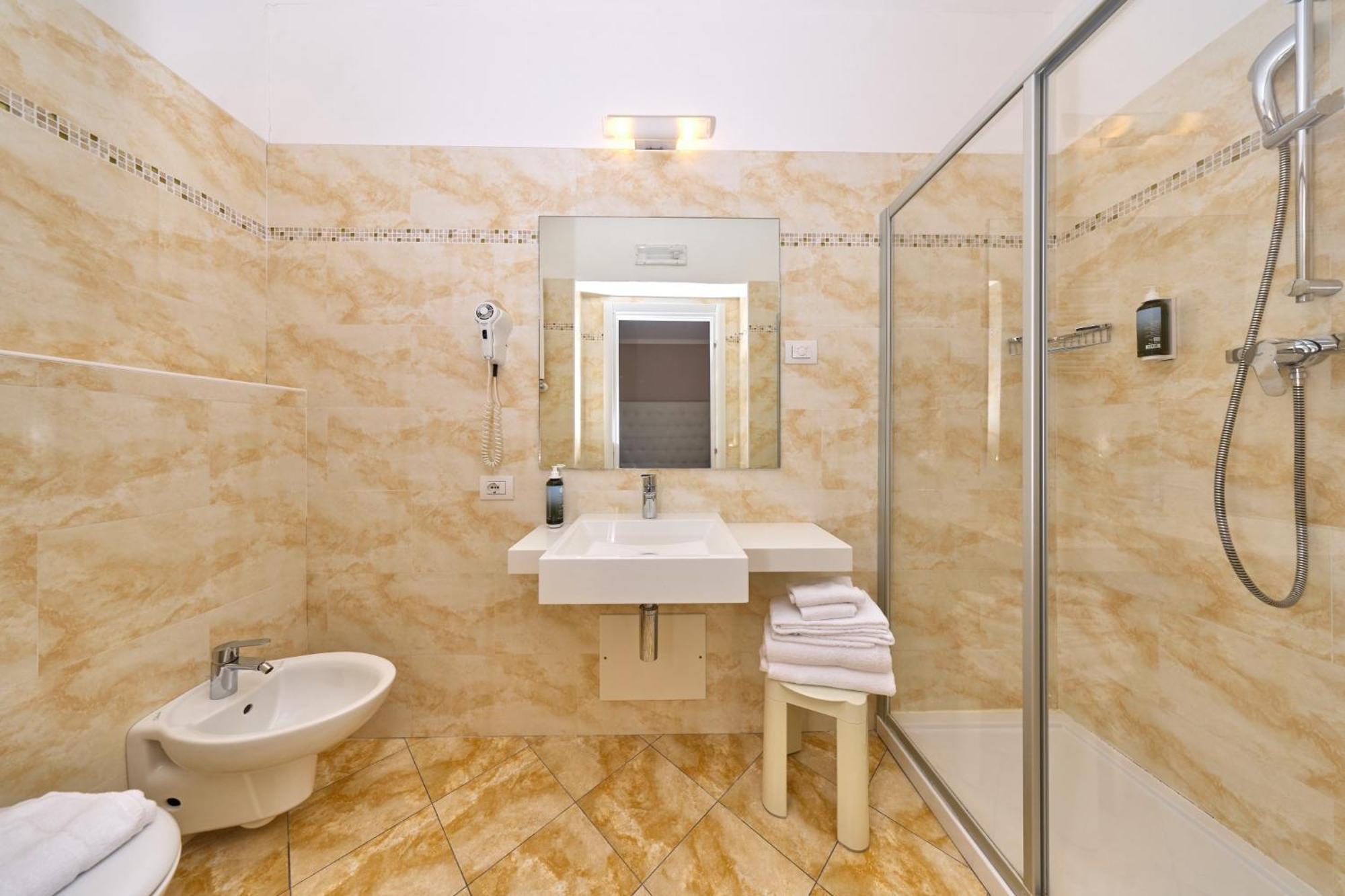Hotel Geier Torbole Sul Garda Dış mekan fotoğraf