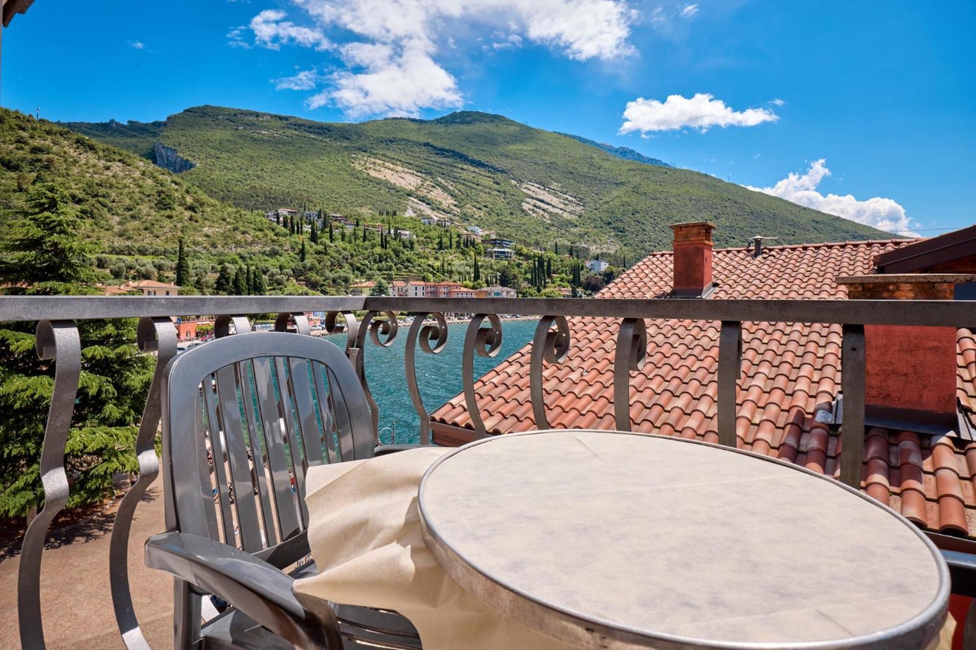 Hotel Geier Torbole Sul Garda Dış mekan fotoğraf