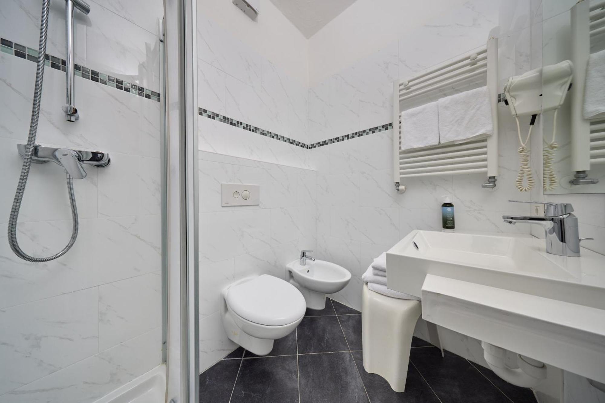 Hotel Geier Torbole Sul Garda Dış mekan fotoğraf
